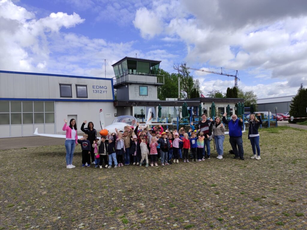 Ausflug zum Flugplatz Genderkingen!